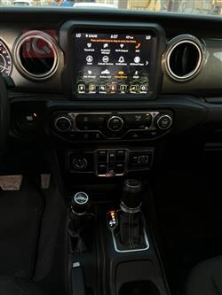 جیپ گلادیەتەر